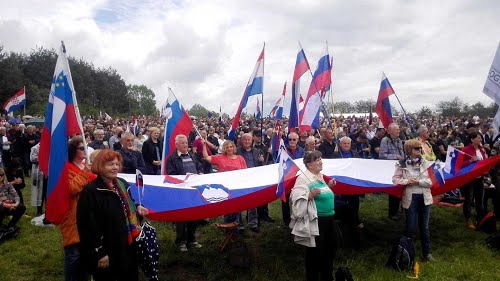 14.05.2016.g., Bleiburg: svjećanje povodom 71.g. i "Bleiburg prije i poslije Bleiburga". Hrvatske i Slovenske zastave zajedno !!! Za tebe Šefica od Dragutin