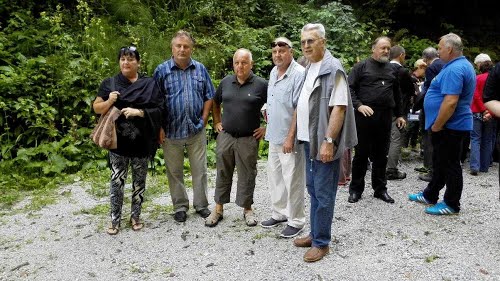 Huda Jama 2015-08-29.g.: obisk rova kjer so zverinsko bili pobiti ljudje 1945 leta.