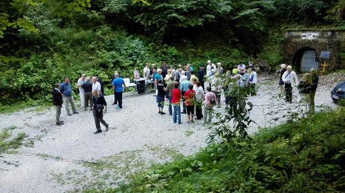 Huda Jama 2015-08-29.g.: obisk rova kjer so zverinsko bili pobiti ljudje 1945 leta.