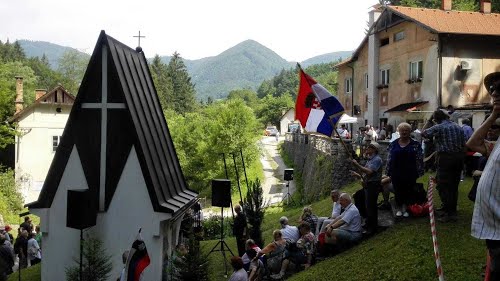 Huda Jama, 2015.06.13.g., molitve in maša - komemoracija za žrtve ob 70 obletnici pobojev