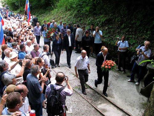 Huda Jama, 2015.06.13.g., molitve in maša - komemoracija za žrtve ob 70 obletnici pobojev