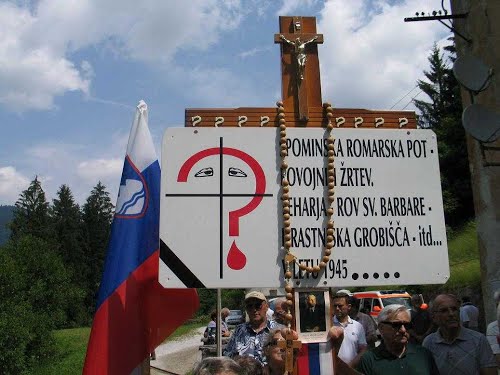 Huda Jama, 2015.06.13.g., molitve in maša - komemoracija za žrtve ob 70 obletnici pobojev (ekipa iz Slovenjskih Konjic)