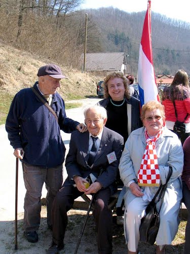 2015-03-21.g. Donji Macelj - Smiljanova graba, "Korizmeni hodočašnićki put" stopama pobijenih 1945.g. (Mihael 89.g., Vinko 91.g.)