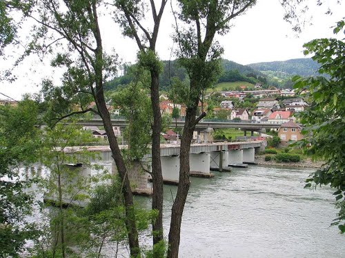 Dravograd 16-05-2015.g., jedini put "Dravogradski Most" u dubokom sječanju iz 1945.g (europska obnova za biciklističku stazu)