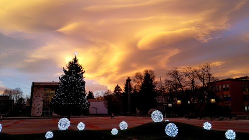 Velenje, 2014-12-22.g., večerno nebo nad mestom