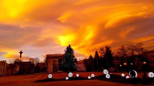 Velenje, 2014-12-22.g., večerno nebo nad mestom