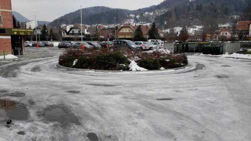 Velenje - Šalek, Efenkova  61, 2015-01-07, predsednik nadzornega odbora tu trenira padce