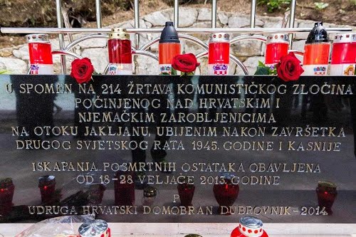 Dubrovnik - otok Jakljan Šipanjska luka (2013.g.), podrućje masovnog ubijanja od strane "antifašista" 1945.g. Posvećenje spomen križa. 24.05.2014.g.