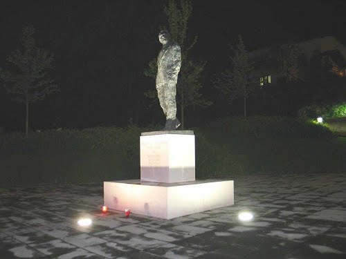 2014-04-26.g., Veliko Trgovišće:  spomenik dr. Franje Tuđmana, prvog hrvaskog predsjednika