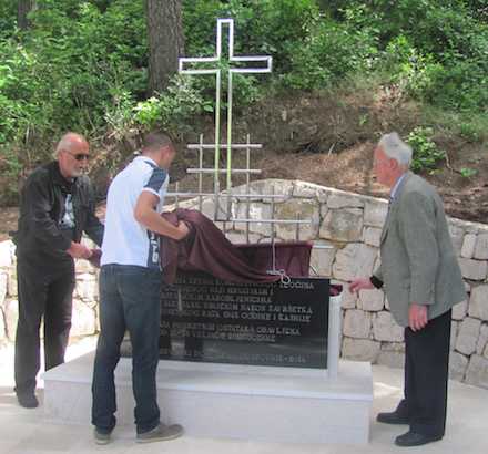 Dubrovnik - otok Jakljan Šipanjska luka (2013.g.), podrućje masovnog ubijanja od strane "antifašista" 1945.g. Posvećenje spomen križa. 24.05.2014.g.
