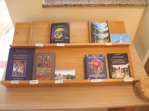 Macelj - Fruki, 2013.06.02.g., slike o Maceljskim žrtvama izložena u Spomen sobi