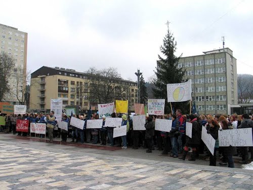 Velenje, 2013-01-23.g., podpora SVIZ vladni "lopovski kliki" R.Slovenije: "proleteri vseh muk združite se !"