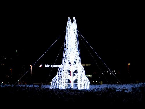 Velenje, 2012-12-04.g., nočne lepote v krožišču