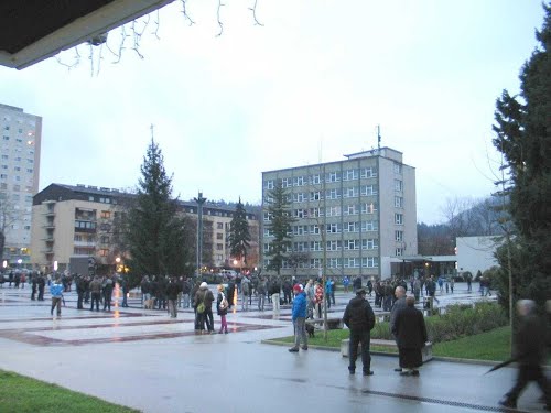 Velenje, 2012-11-30.g., protest proti korupcijski vladi R.Slovenije (najmanj 200 protestnikov)