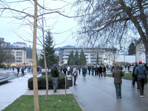 Velenje, 2012-11-30.g., protest proti korupcijski vladi R.Slovenije (najmanj 200 protestnikov)