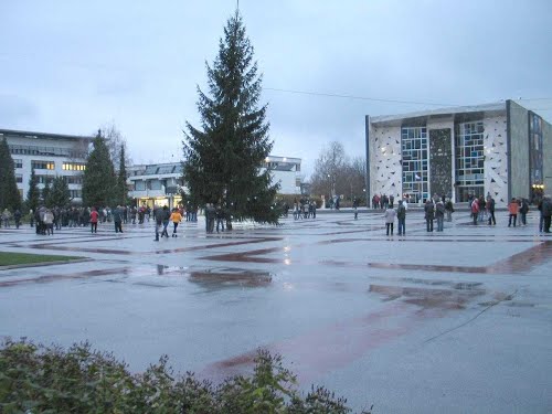 Velenje, 2012-11-30.g., protest proti korupcijski vladi R.Slovenije (najmanj 200 protestnikov)