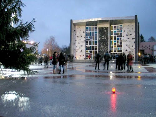 Velenje, 2012-11-30.g., protest proti korupcijski vladi R.Slovenije (najmanj 200 protestnikov).