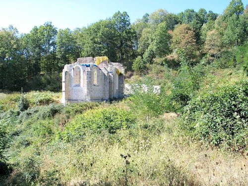2012-09-09.g., hodočašće u Zrinu, mjesto četniško-komunističkog genocida 1943.g. nad Hrvatima. Ostaci katoličke crkve iz 13.stolječa.