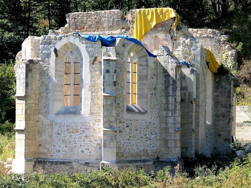 2012-09-09.g., hodočašće u Zrinu, mjesto četniško-komunističkog genocida 1943.g. nad Hrvatima. Ostaci katoličke crkve iz 13.stolječa.