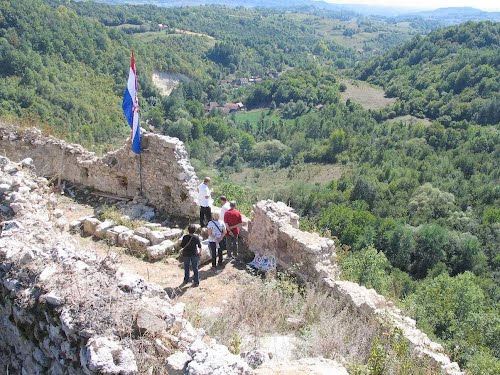 2012-09-09.g., hodočašće u Zrinu, mjesto četniško-komunističkog genocida 1943.g. nad Hrvatima. Panorama sa Zrinske kule - dolina Zrin.
