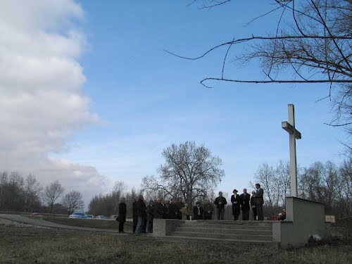 Varaždin - Dravska šuma, 2012-03-03.g., izaslanstva polažu cvijeće žrtvam komunističkog divljanja