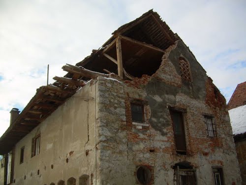 Radlje ob Dravi 2011-01-23.g. domačija in hmeljarna v mestu - posljednji dnevi
