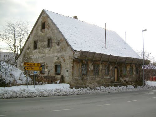 Radlje ob Dravi 2011-01-23.g. domačija v mestu - posljednji dnevi