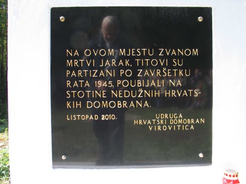 Mertvi Jarek 2010-10-09.g.: otkriven spomenik komunističkih žrtava - zapis na spomeniku