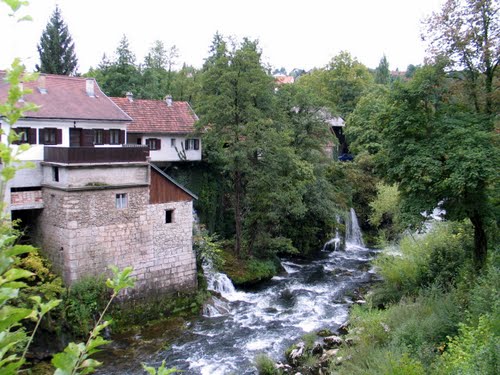 Slunj - Rastoke 2010-09-11.g., rijeka Korana i slapovi Sljunćice
