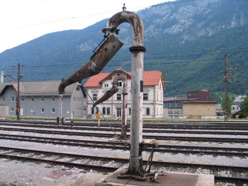 Jesenice 2010-07-12., Železniška postaja, vodne pumpe za parne lokomotive