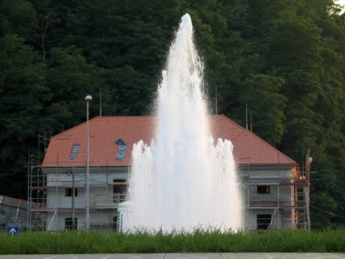 Velenje 2010-07-14., vodomet v največjem krožišču