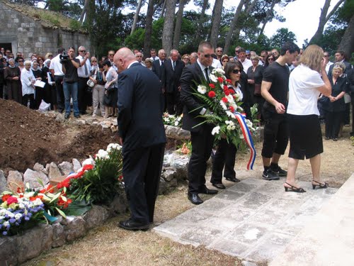 Dubrovnik - Daksa 2010-06-19.g., ukop ekshumiranih 53 žrtava komunističkog divljanja 1944.g.