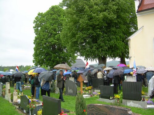 Bleiburg 2010-05-15.g.: molitva na groblju u Loibachu