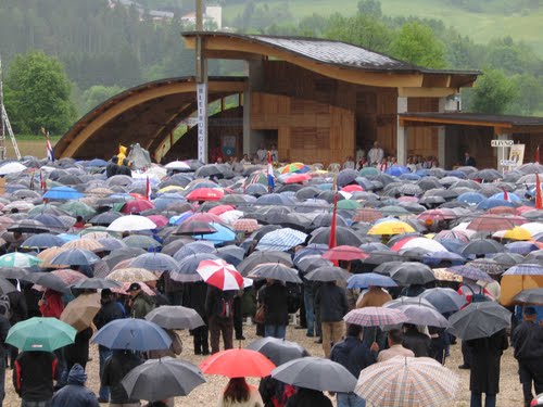 Bleiburg 2010-05-15.g.: molitva na Bleiburškom polju