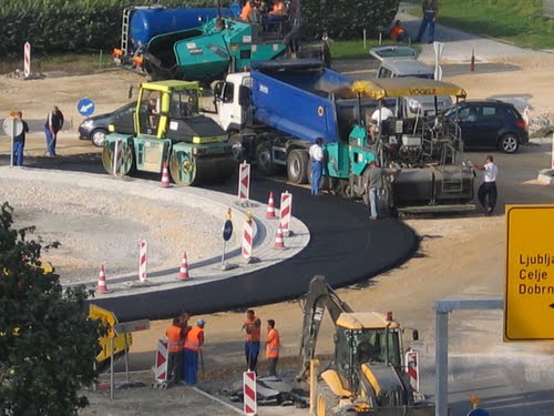 Velenje 2008. leta, gradnja krožišče pod Velenjskim gradom