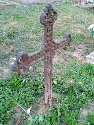 Donji Mosti, usamljeni KRIŽ (slika 10-04-2010.g.)