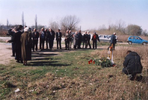 Varaždin 09-03-2002.g.: posjeta Dravskoj šumi - kraju masovnih komunističkih zločina