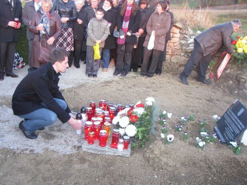 Kalnička kapela 10-11-2009.g., pokop žrtava poslije 66.godina