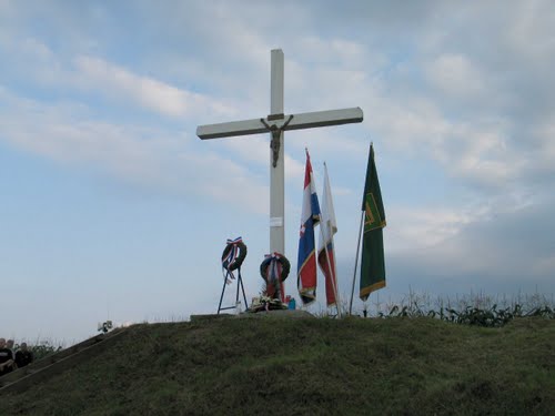 Gornji Hraščani 05-08-2009.g., komemoracija za komunističke žrtve