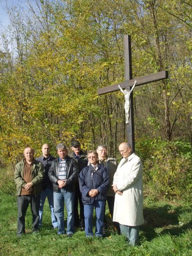Posjeta kod križa nevine žrtve 'Ksajpe' (31-10-2008.g.) za dan SVIH SVETIH