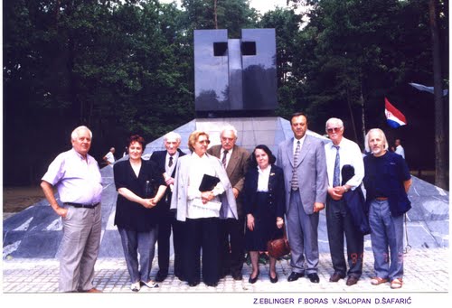 Dobrava 30-07-1999.g.: na dan ukopa poslije komemoracije.