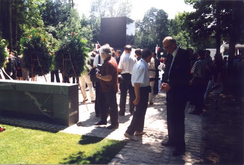 Dobrava 30-07-1999.g.: na dan ukopa poslije komemoracije.