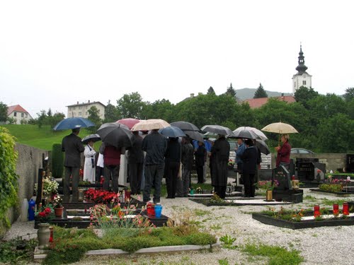Bistrica ob Sotli 14-06-2008.leta: Hrvati in Slovenci postavili spominsko ploščov na pokopališču