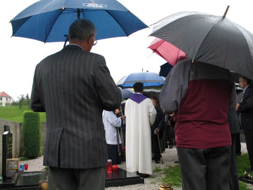 Bistrica ob Sotli 2008.leta: Hrvati in Slovenci postavili spominsko ploščov na pokopališču