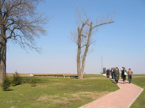 Ovčara 22-03-2005.g.: slovenska delegacija i "Društvo za ureditev zamolčanih grobov"
