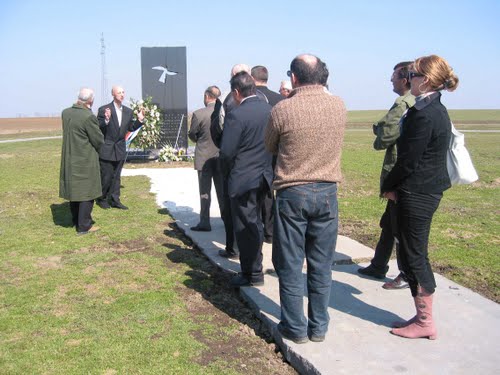Ovčara 22-03-2005.g.: slovenska delegacija i "Društvo za ureditev zamolčanih grobov"