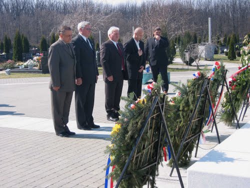 Vukovar-groblje 2005-03-22: posjeta slovenske delegacije i "Društvo za ureditev zamolčanih grobov"