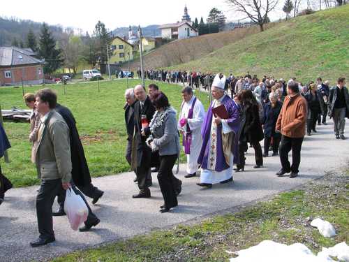 Štrigova 25-03-2007.g.: komemoracija za komunistične žrtve 1947.g. u Repovoj šumi (procesija)