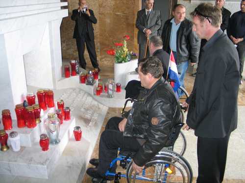 Teharje, "Hrvatski generalski zbor" (2009-03-17): pomolili se žrtvama u slovenskom spomen parku "Teharje"