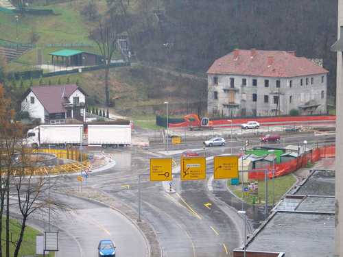 Velenje 2008.leta: gradnja fontane v krožišču